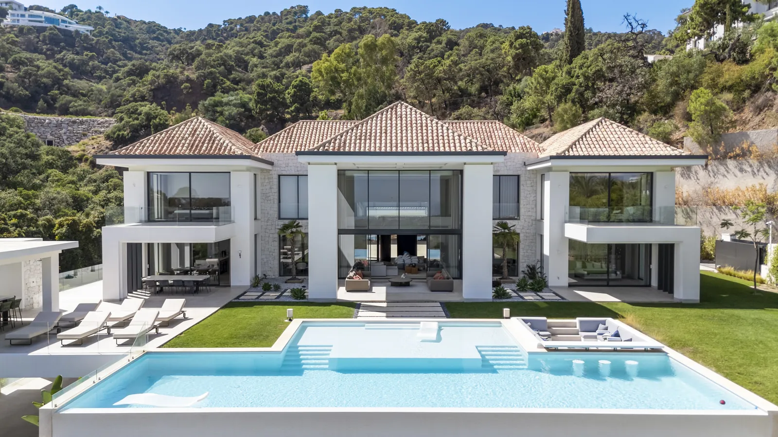 Villa Vantage in Benahavís, Marbella — photo 1